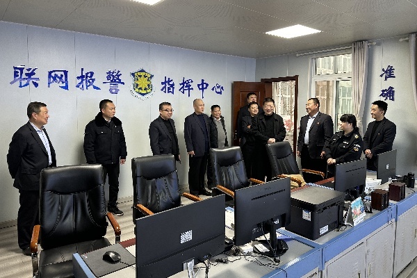 新年上班********* 公司領(lǐng)導(dǎo)拜年“鼓...